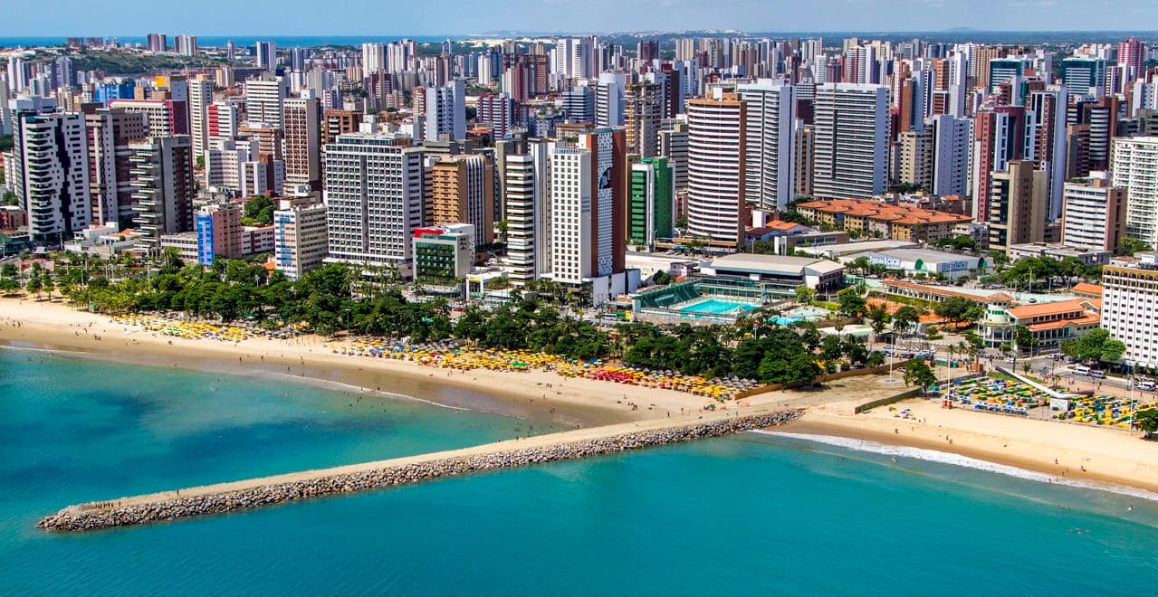 Photo: ME/Portal da Copa, CC BY-SA 3.0, via Wikimedia Commons (https://commons.wikimedia.org/wiki/File:Fortaleza,_Brazil_(4)_(cropped).jpg)