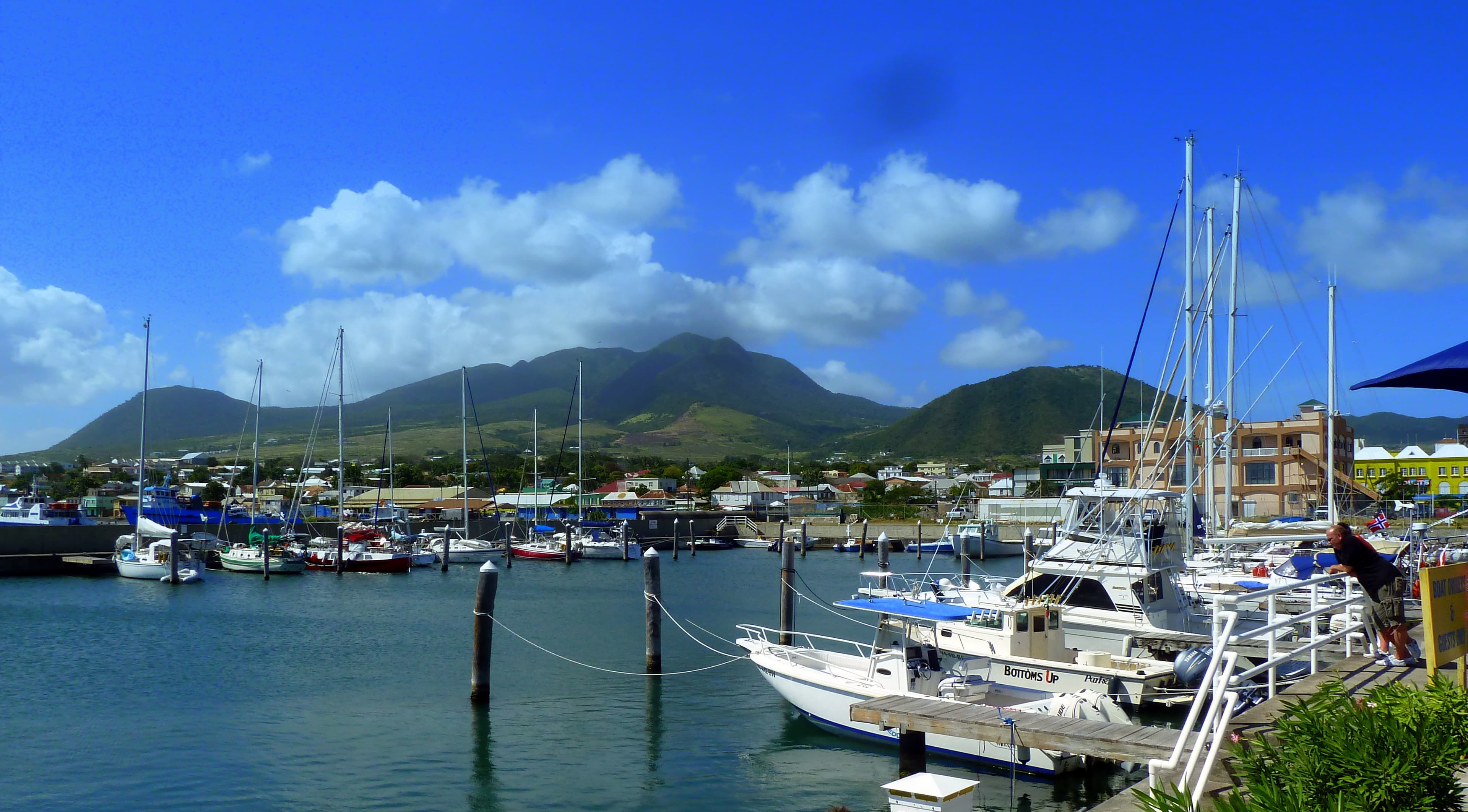 Photo: giggel, CC BY 3.0, via Wikimedia Commons (https://commons.wikimedia.org/wiki/File:St._Kitts,_Karibik_-_Marina_in_Basseterre_-_panoramio.jpg)