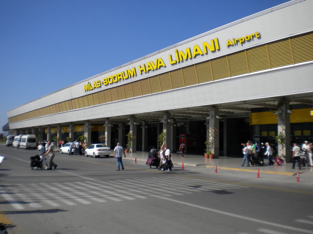 Photo: Madmick13 at en.wikipedia, CC BY 3.0, via Wikimedia Commons (https://commons.wikimedia.org/wiki/File:Bodrumairport.jpg)