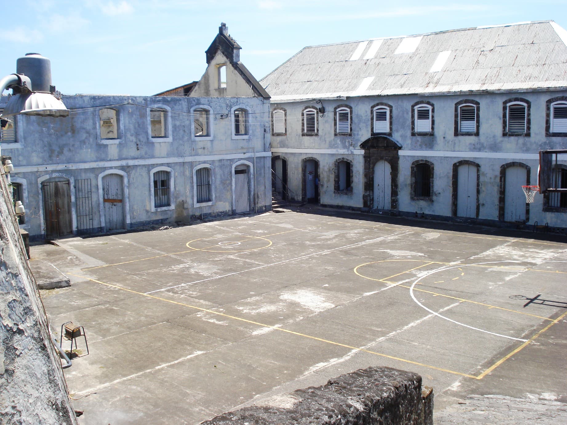 Photo: cwi.aida, CC BY-SA 3.0, via Wikimedia Commons (https://commons.wikimedia.org/wiki/File:St_Georges_Grenada_Fort_-_panoramio.jpg)