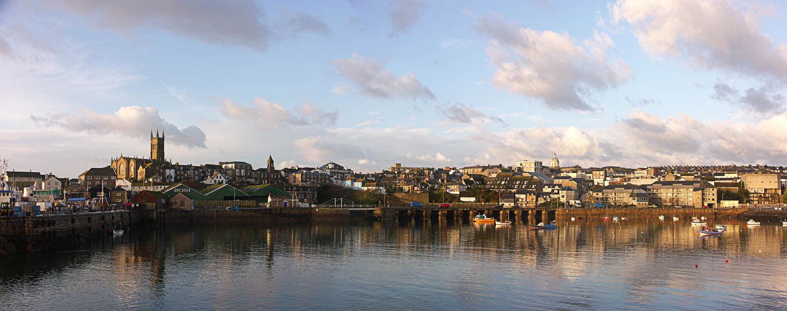 Photo: The original uploader was Marktee1 at English Wikipedia., CC BY-SA 3.0, via Wikimedia Commons (https://commons.wikimedia.org/wiki/File:PZHARBOURPANORAMA.jpg)