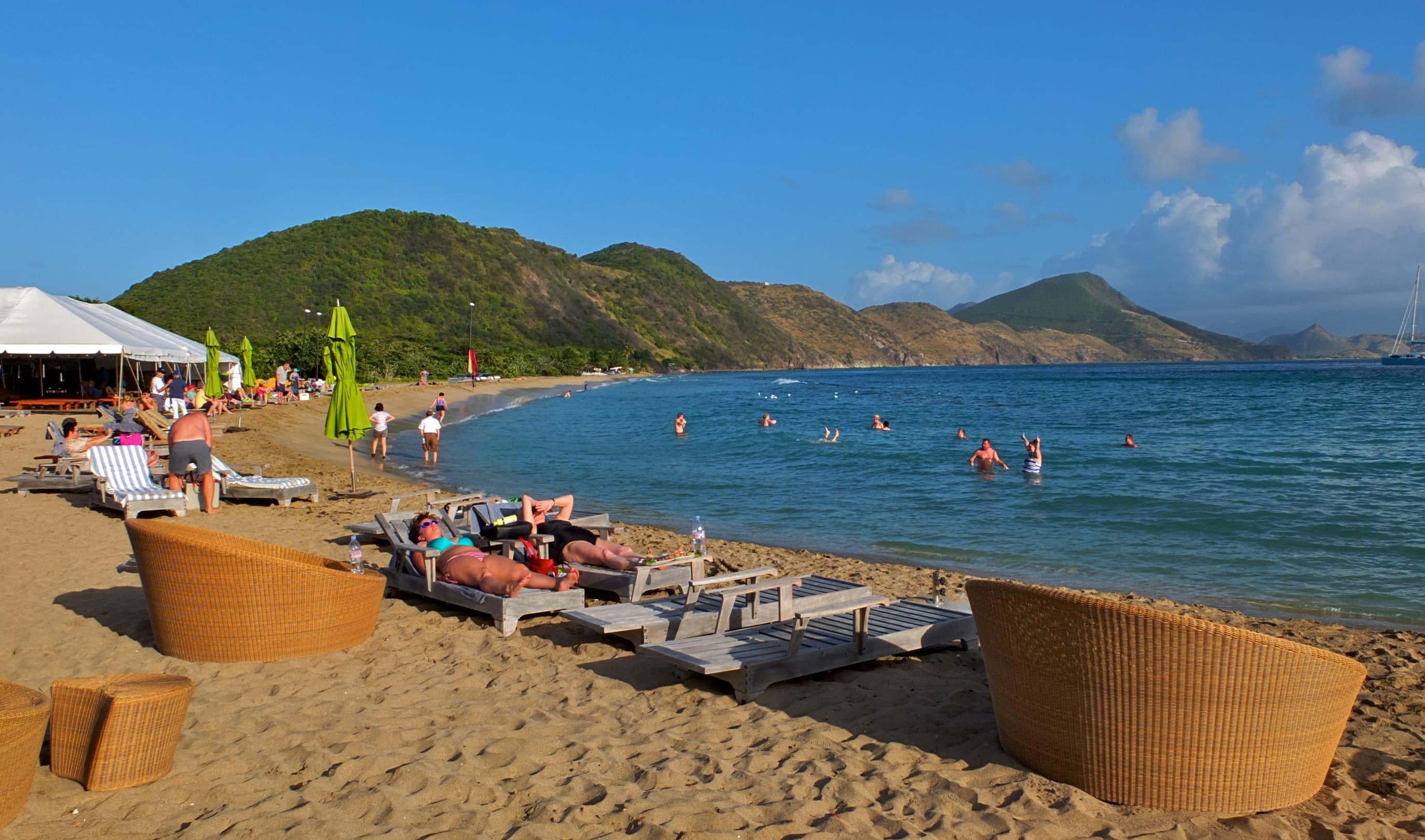Photo: Fred Hsu on en.wikipedia, CC BY-SA 3.0, via Wikimedia Commons (https://commons.wikimedia.org/wiki/File:2016_02_FRD_Caribbean_Cruise_South_Friars_Bay_S0767183.jpg)