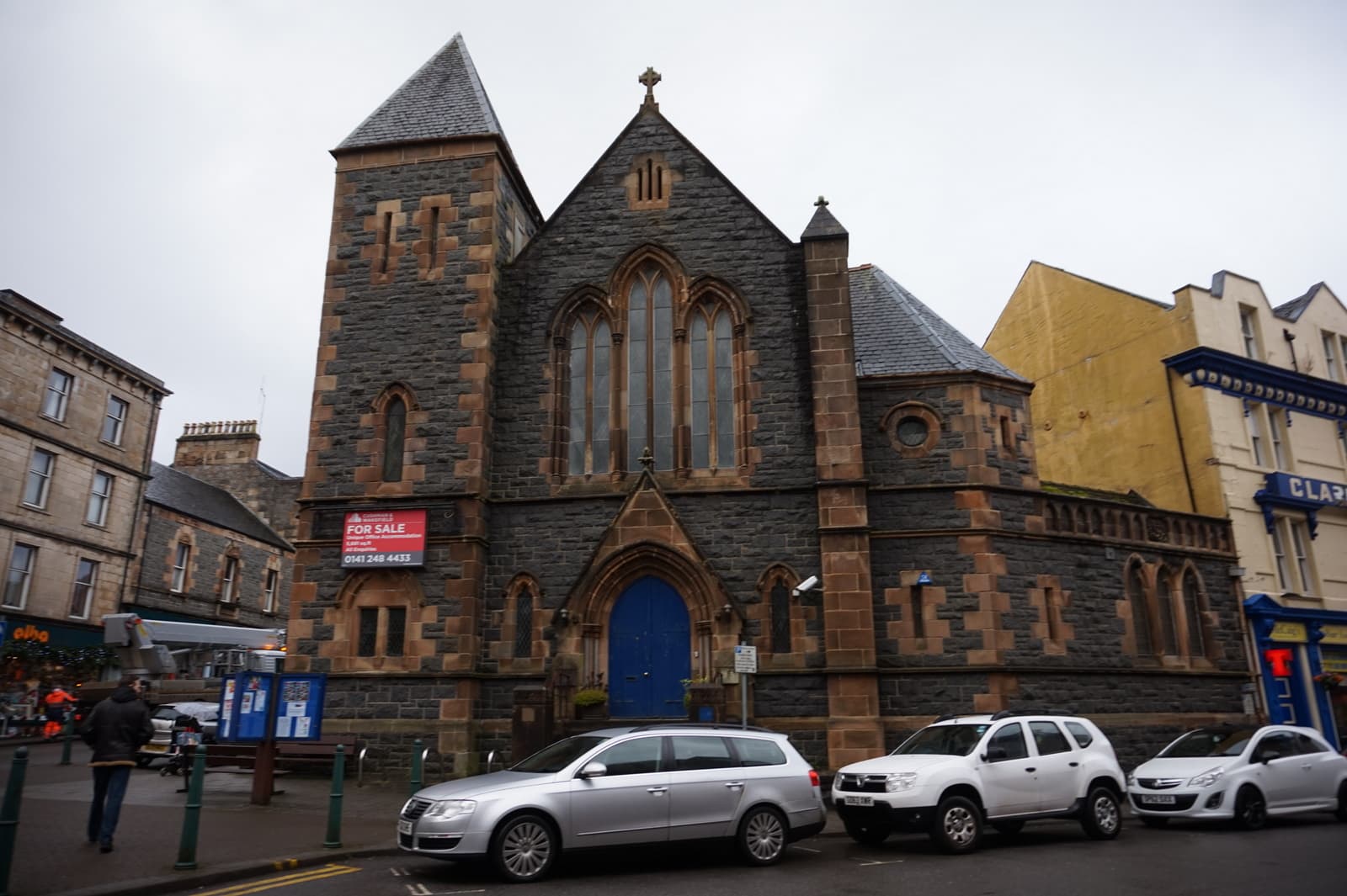 Photo: Ian S, CC BY-SA 2.0, via Wikimedia Commons (https://commons.wikimedia.org/wiki/File:Former_Free_Church_of_Scotland_for_sale_-_geograph.org.uk_-_5214624.jpg)