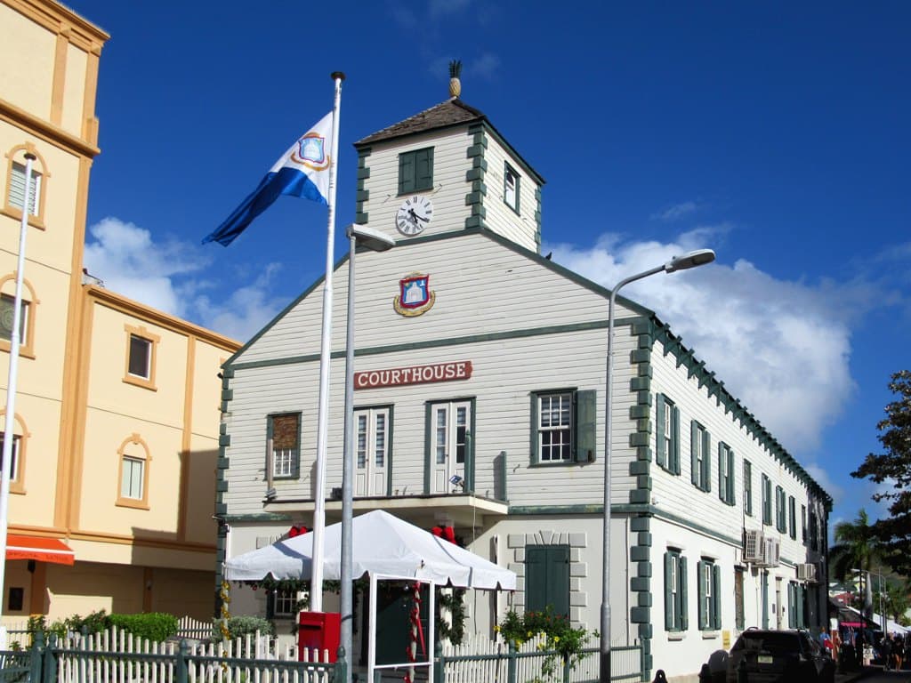 Photo: David Stanley from Nanaimo, Canada, CC BY 2.0, via Wikimedia Commons (https://commons.wikimedia.org/wiki/File:Philipsburg_Courthouse_(49871819348).jpg)