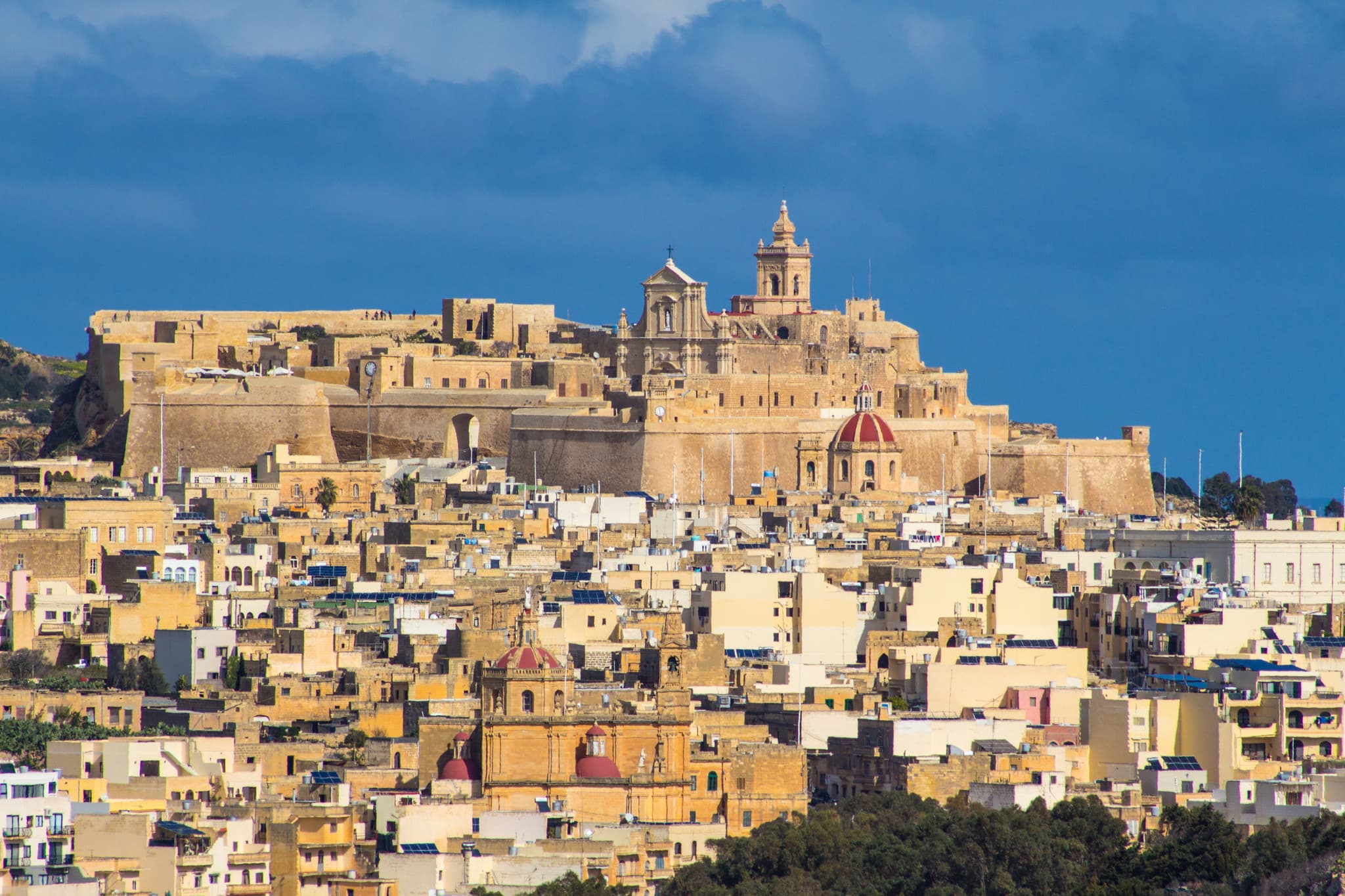 Photo: Matthew Benn, CC BY-SA 4.0, via Wikimedia Commons (https://commons.wikimedia.org/wiki/File:Citadel-Gozo.jpg)