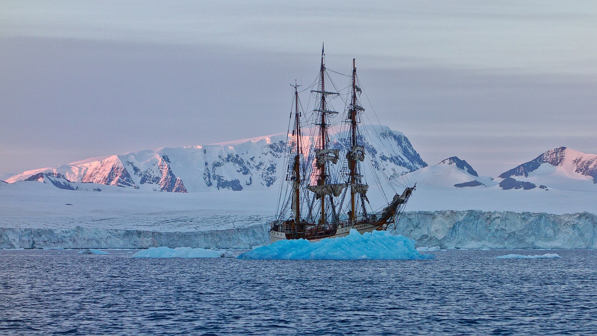 Round trip from Ushuaia · 24 December 2026 – 13 January 2027 – Main voyage image